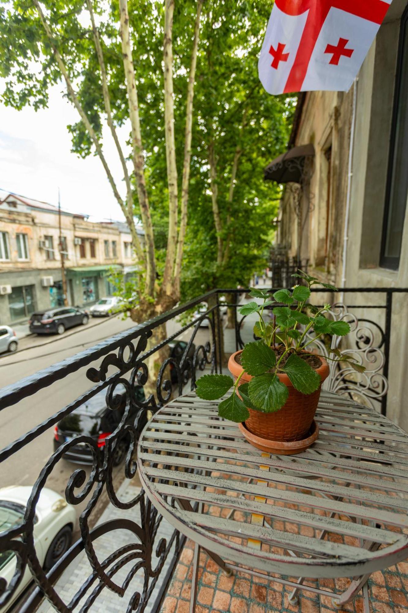 Apartamento Mulberry Ბჟოლები Kutaisi Exterior foto